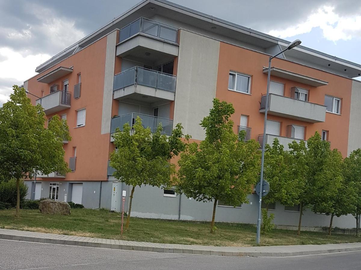 Apartman Zuzu Trenčín Zewnętrze zdjęcie
